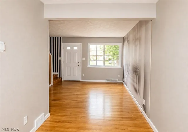 Listing Photo 4 - Condo for sale in building located at 22651 Fox Ave, Euclid, OH 44123 - Unit #E
