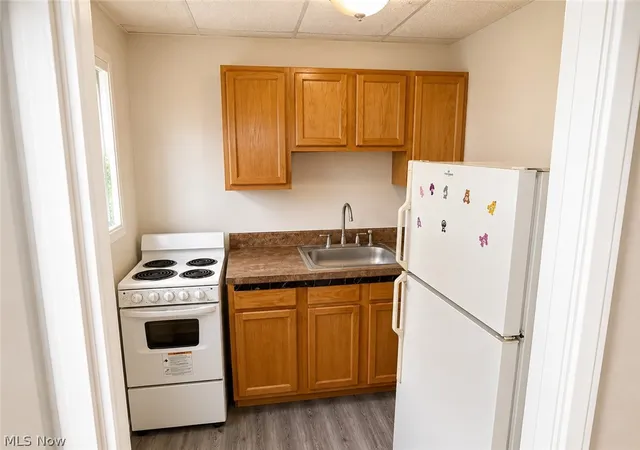 Listing Photo 5 - Condo for sale in building located at 22651 Fox Ave, Euclid, OH 44123 - Unit #E