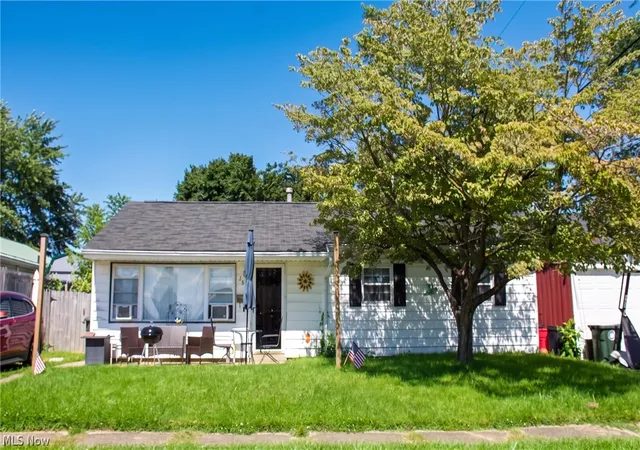 Single family home for sale at 2657 22Nd St Ne, Canton, OH 44705 | MLS# 5239635