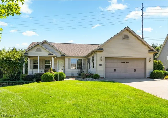 Photo 1 of Sale Pending at 4946 Simsbury Cir Nw, Massillon, OH 44646 | MLS# 5238060 | Listing updated on 2026-09-23