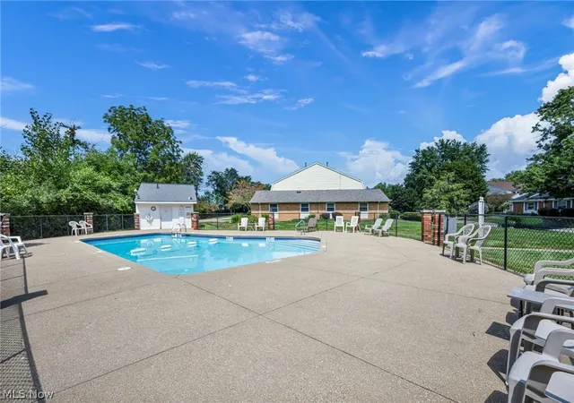Photo 35 of Condo for sale at 16 Surrey Ct, Mentor, OH 44060 | MLS# 5238983 | Listing updated on 2026-09-10