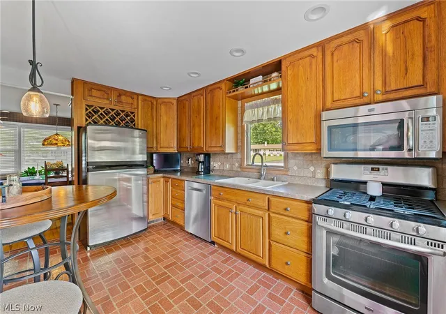Photo 2 of Single family home for sale at 82 Ward Ave, New Middletown, OH 44442 | MLS# 5239769 | Listing updated on 2026-09-14