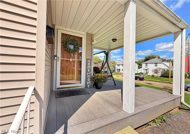 Photo 3 of Single family home for sale at 911 17th St Ne, Massillon, OH 44646 | MLS# 5239821 | Listing updated on 2026-10-02