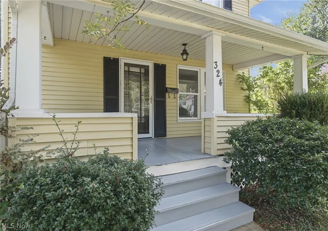 Photo 3 of Sale Pending at 324 Tuscarawas Ave Nw, Brewster, OH 44613 | MLS# 5239822 | Listing updated on 2026-10-02