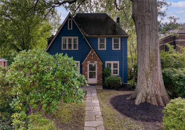 Photo 1 of Single family home for sale at 2920 Huntington Rd, Shaker Heights, OH 44120 | MLS# 5239640 | Listing updated on 2026-09-04
