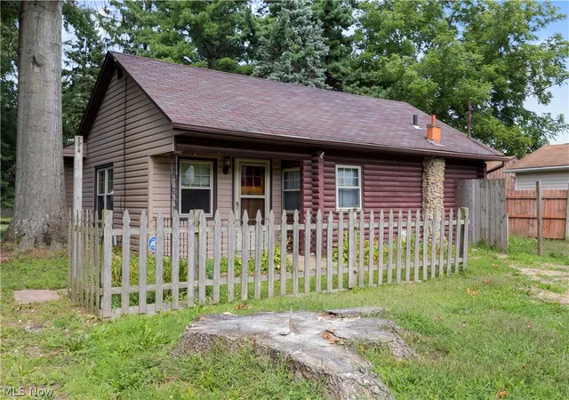 Photo 1 of Sale Pending at 6167 Lake Ave, Elyria, OH 44035 | MLS# 5239200 | Listing updated on 2026-09-10