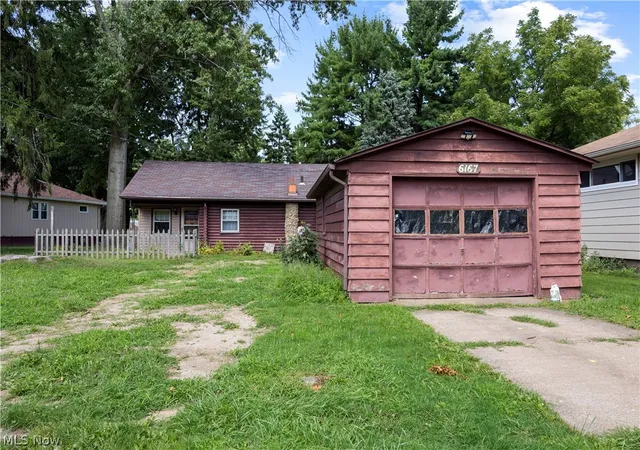Photo 2 of Sale Pending at 6167 Lake Ave, Elyria, OH 44035 | MLS# 5239200 | Listing updated on 2026-09-10