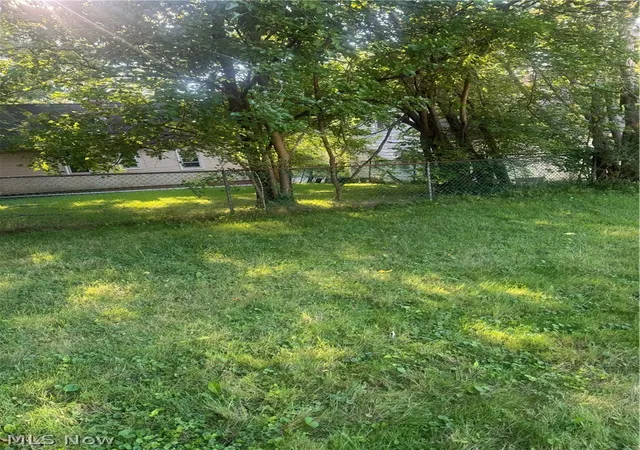 Photo 3 of Sale Pending at 14512 William St, Maple Heights, OH 44137 | MLS# 5239929 | Listing updated on 2026-09-05