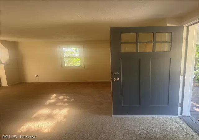 Photo 4 of Sale Pending at 14512 William St, Maple Heights, OH 44137 | MLS# 5239929 | Listing updated on 2026-09-05