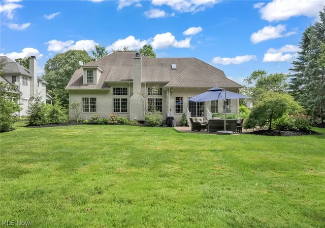 Photo 3 of Sale Pending at 10928 Stonewycke Dr, Concord Twp, OH 44077 | MLS# 5233944 | Listing updated on 2026-09-23