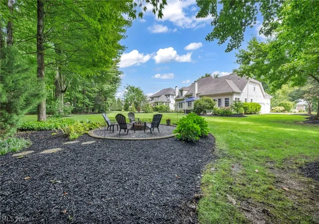 Photo 3 of Sale Pending at 10928 Stonewycke Dr, Concord Twp, OH 44077 | MLS# 5233944 | Listing updated on 2026-09-23
