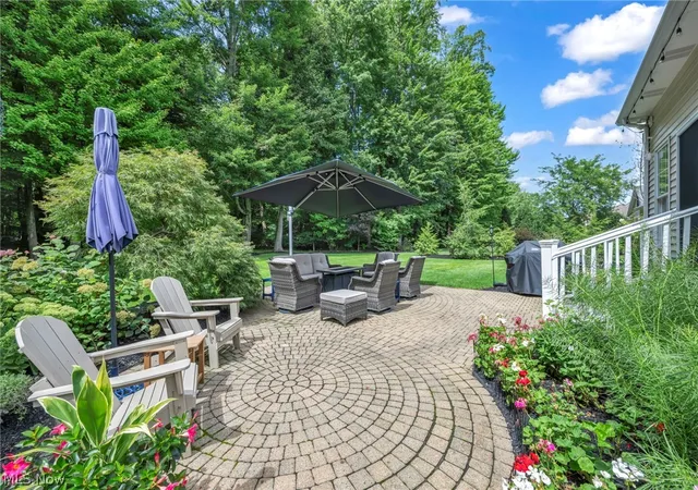 Photo 4 of Sale Pending at 10928 Stonewycke Dr, Concord Twp, OH 44077 | MLS# 5233944 | Listing updated on 2026-09-23