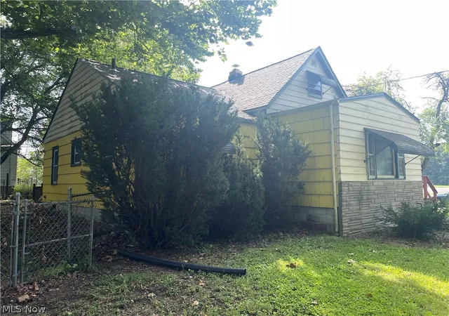 Photo 3 of Single family home for sale at 263 Matta Ave, Youngstown, OH 44509 | MLS# 5239937 | Listing updated on 2026-10-02