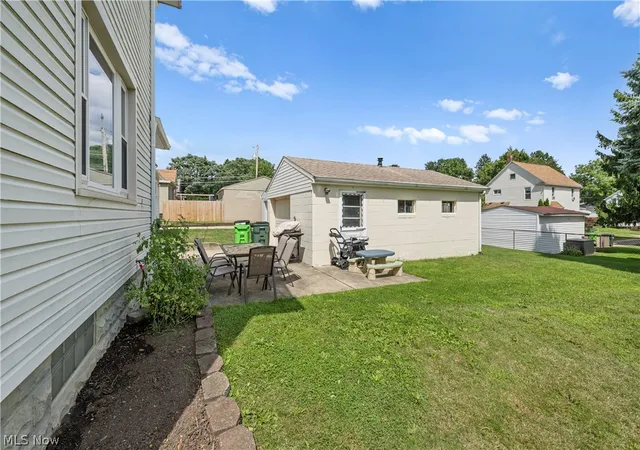Photo 3 of Single family home for sale at 173 25th St Nw, Barberton, OH 44203 | MLS# 5239835 | Listing updated on 2026-09-10