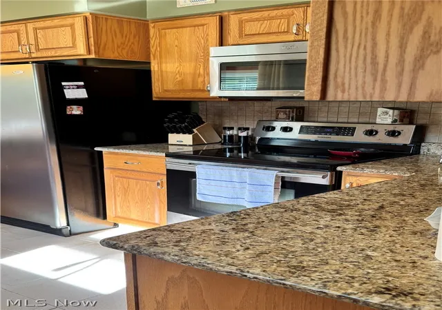 Photo 3 of Sale Pending at 1970 Kale Adams Rd Sw, Warren, OH 44481 | MLS# 5239981 | Listing updated on 2026-09-02