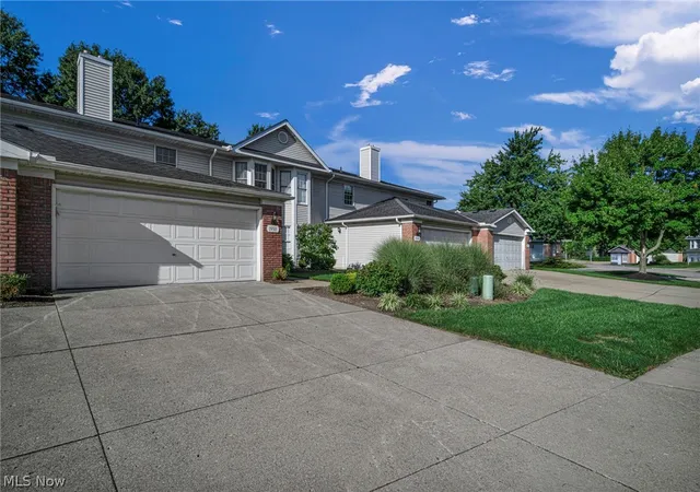 Photo 2 of Townhouse for sale at 19311 Bradford Ct, Strongsville, OH 44149 | MLS# 5239725 | Listing updated on 2026-09-21