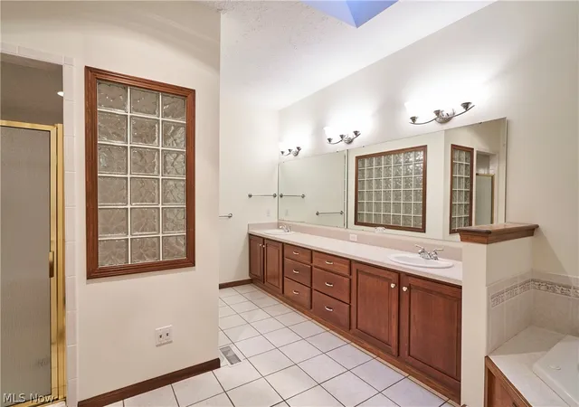 Photo 4 of Single family home for sale at 8369 Windsong Trl, Concord Twp, OH 44077 | MLS# 5239955 | Listing updated on 2026-09-08