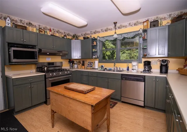 Photo 3 of Single family home for sale at 100 Stratton Ln, Flushing, OH 43977 | MLS# 5240018 | Listing updated on 2026-10-07