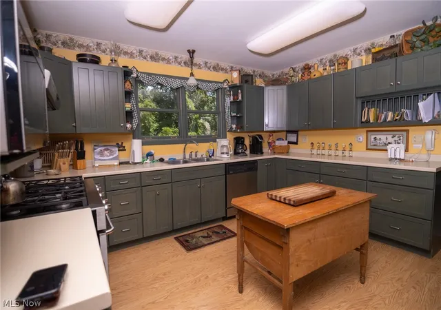 Photo 4 of Single family home for sale at 100 Stratton Ln, Flushing, OH 43977 | MLS# 5240018 | Listing updated on 2026-10-07