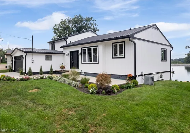 Photo 3 of Single family home for sale at 253 Aqua Blvd, Coventry, OH 44319 | MLS# 5240009 | Listing updated on 2026-09-30