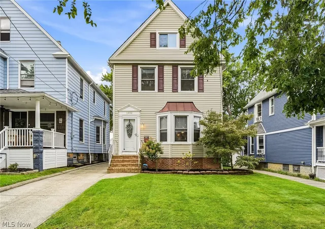 Photo 2 of Sale Pending at 1452 Westwood Ave, Lakewood, OH 44107 | MLS# 5239530 | Listing updated on 2026-08-31