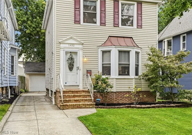 Photo 4 of Sale Pending at 1452 Westwood Ave, Lakewood, OH 44107 | MLS# 5239530 | Listing updated on 2026-08-31