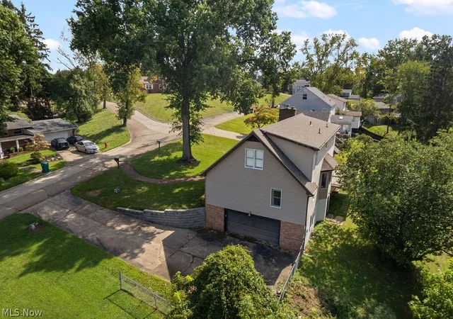 Photo 3 of Single family home for sale at 14 Valley View Dr, Vienna, WV 26105 | MLS# 5240050 | Listing updated on 2026-09-10