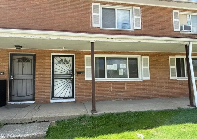 Photo 1 of Condo for sale at 4906 Banbury Ct #6, Warrensville Heights, OH 44128 | MLS# 5239399 | Listing updated on 2026-09-10