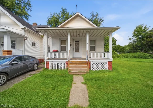 Photo 2 of Single family home for sale at 4090 E 80Th St, Cleveland, OH 44105 | MLS# 5240015 | Listing updated on 2026-09-18