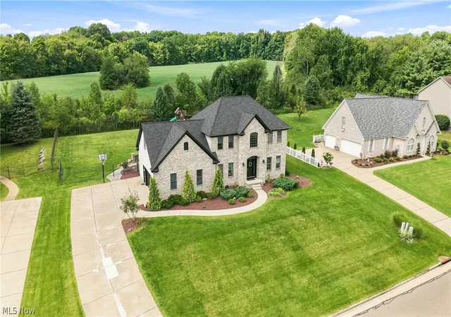 Photo 3 of Sale Pending at 8518 Ivy Hill Dr, Poland, OH 44514 | MLS# 5239899 | Listing updated on 2026-10-06