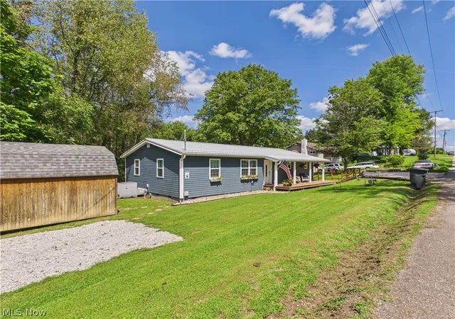 Photo 2 of Single family home for sale at 955 Gantsville Rd, Little Hocking, OH 45742 | MLS# 5238924 | Listing updated on 2026-09-23