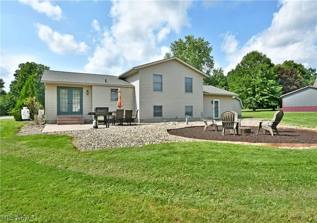 Photo 2 of Single family home for sale at 6619 Palmyra Rd Sw, Warren, OH 44481 | MLS# 5239195 | Listing updated on 2026-09-13