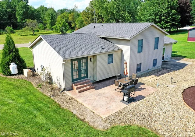 Photo 3 of Single family home for sale at 6619 Palmyra Rd Sw, Warren, OH 44481 | MLS# 5239195 | Listing updated on 2026-09-13
