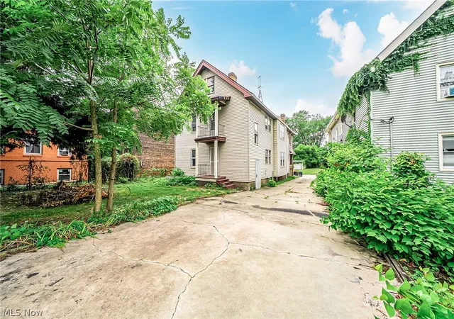 Listing Photo 5 - Condo for sale in building located at 505 E 149th St, Cleveland, OH 44110