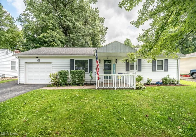 Single family home for sale at 18018 Hillcrest Dr, Lake Milton, OH 44429 | MLS# 5239258