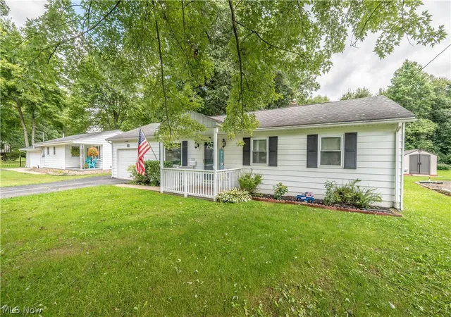 Photo 2 of Single family home for sale at 18018 Hillcrest Dr, Lake Milton, OH 44429 | MLS# 5239258 | Listing updated on 2026-09-08