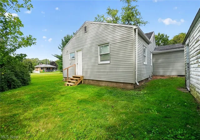 Photo 3 of Single family home for sale at 1112 Danforth Rd, Akron, OH 44312 | MLS# 5239075 | Listing updated on 2026-09-27