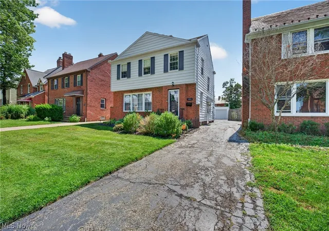 Photo 3 of Sale Pending at 3954 Lansdale Rd, University Heights, OH 44118 | MLS# 5238980 | Listing updated on 2026-10-06