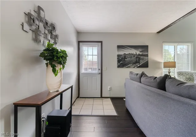 Photo 4 of Sale Pending at 6674 Hills And Dales Rd Nw, Canton, OH 44708 | MLS# 5239198 | Listing updated on 2026-10-05