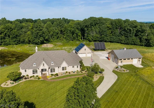 Photo 2 of Single family home for sale at 7067 Akron Ave Nw, Canal Fulton, OH 44614 | MLS# 5239311 | Listing updated on 2026-09-04