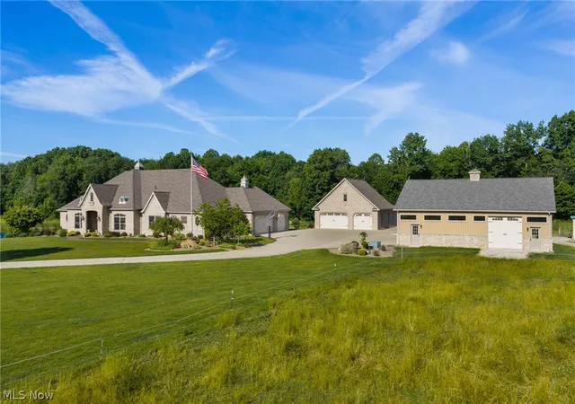 Photo 3 of Single family home for sale at 7067 Akron Ave Nw, Canal Fulton, OH 44614 | MLS# 5239311 | Listing updated on 2026-09-04