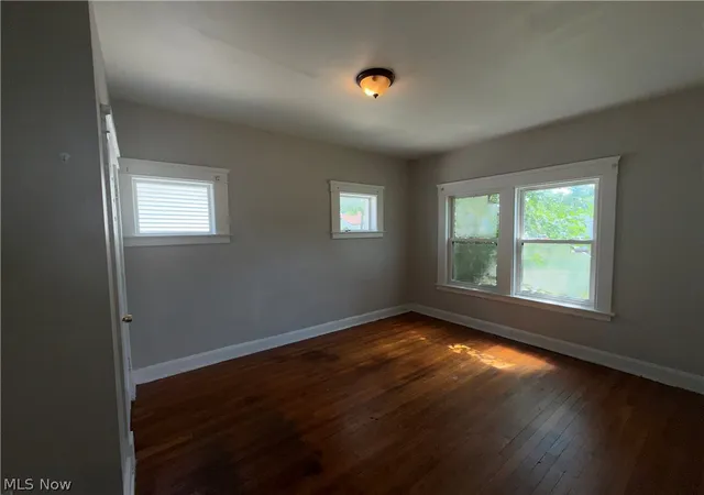 Photo 3 of Sale Pending at 3550 Seymour Ave, Cleveland, OH 44113 | MLS# 5239053 | Listing updated on 2026-09-09