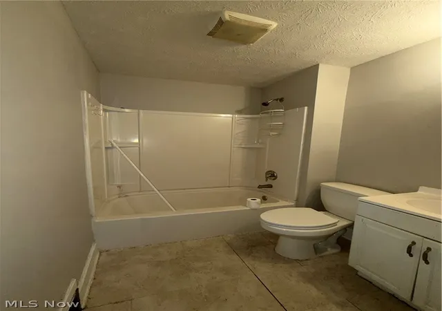 Photo 4 of Sale Pending at 3550 Seymour Ave, Cleveland, OH 44113 | MLS# 5239053 | Listing updated on 2026-09-09