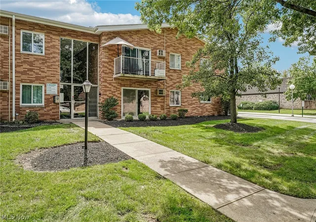 Photo 1 of Sale Pending at 491 Tollis Pkwy #173E, Broadview Heights, OH 44147 | MLS# 5240136 | Listing updated on 2026-09-10