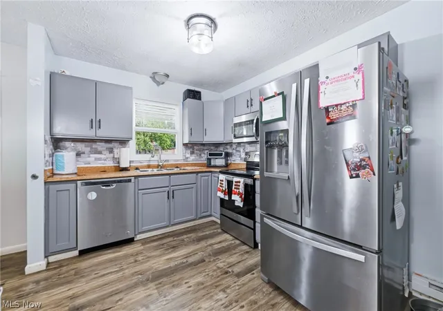 Photo 3 of Single family home for sale at 1883 Cleveland St, Salem, OH 44460 | MLS# 5239979 | Listing updated on 2026-09-14