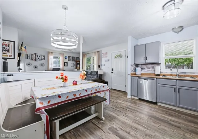 Photo 4 of Single family home for sale at 1883 Cleveland St, Salem, OH 44460 | MLS# 5239979 | Listing updated on 2026-09-14