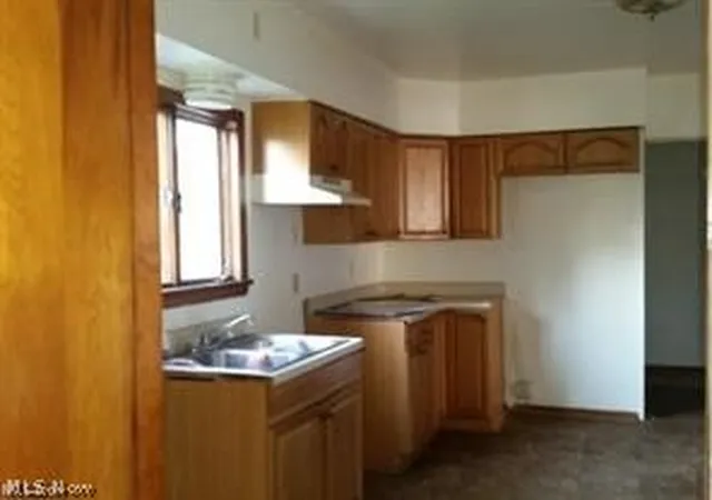 Photo 3 of Multi family home for sale at 137 Grove Dr, Ashtabula, OH 44004 | MLS# 5239965 | Listing updated on 2026-09-04