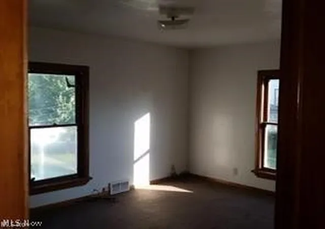 Photo 4 of House for sale at 137 Grove Dr, Ashtabula, OH 44004 | MLS# 5239965 | Listing updated on 2026-09-04