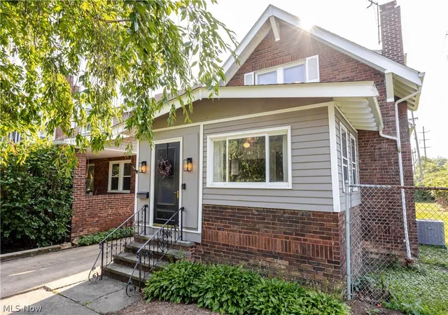 Photo 2 of Sale Pending at 1344 Manor Park Ave, Lakewood, OH 44107 | MLS# 5238066 | Listing updated on 2026-09-11
