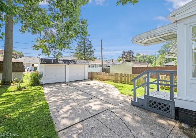 Photo 21 of Single family home for sale at 10185 Chesterfield Dr, Parma Heights, OH 44130 | MLS# 5240124 | Listing updated on 2026-10-06